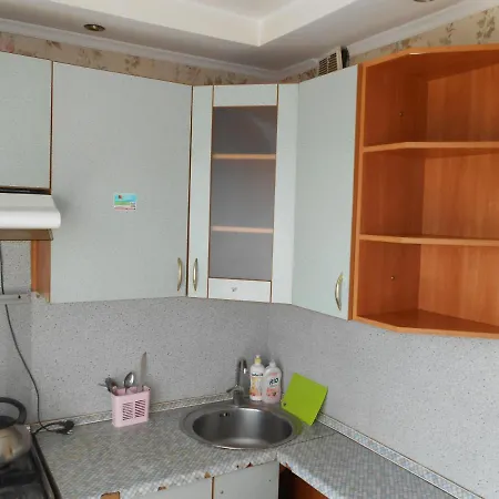 однокомнатная рядом с метро оболонь Apartment