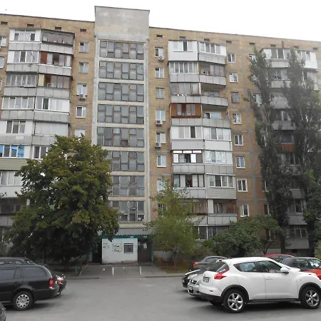 Apartment однокомнатная рядом с метро оболонь *